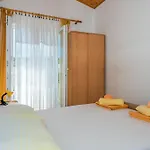Apartment By The Sea Bilo, Primosten - 4176 Podgreben