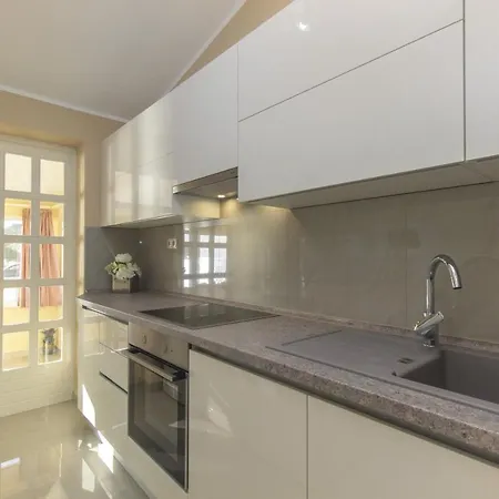 Apartment By The Sea Bilo, Primosten - 4176 *