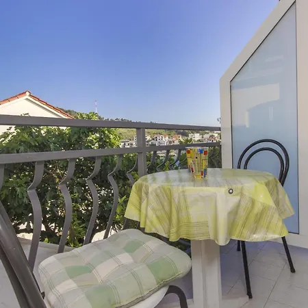 Apartment By The Sea Bilo, Primosten - 4176 *