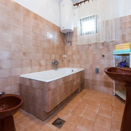 By The Sea Bilo, Primosten - 4176 *