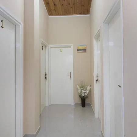 Apartment By The Sea Bilo, Primosten - 4176 *