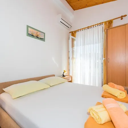 By The Sea Bilo, Primosten - 4176 *