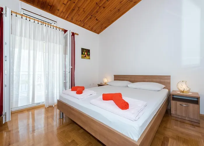 By The Sea Bilo, Primosten - 4176 *