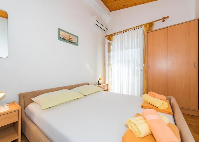 By The Sea Bilo, Primosten - 4176 *